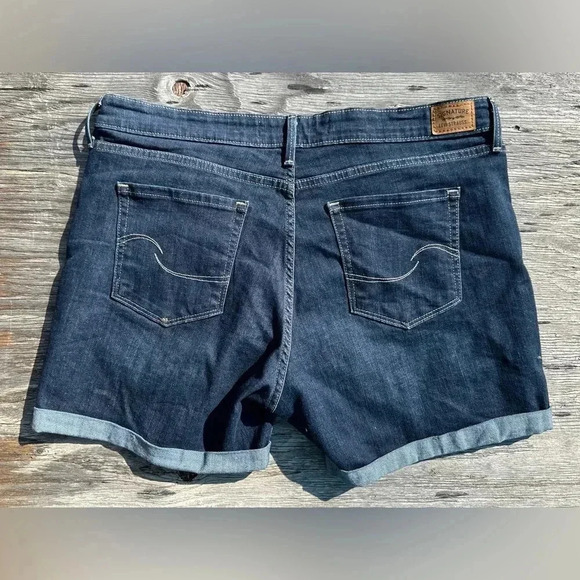 Levi Strauss Signature Mid Rise Shorts Sz 32 - Picture 4 of 4